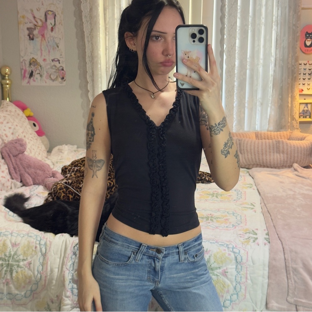Y2K NOBO Classic Black Ruffle-Trim Sleeveless Top - Women